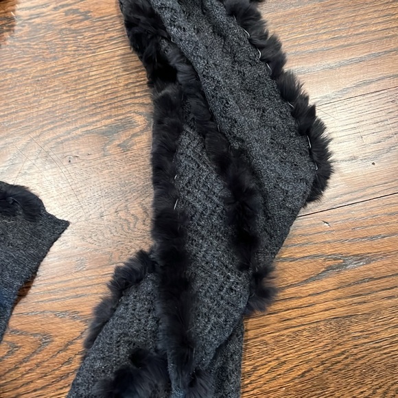 Cashmere and fur scarf - Picture 2 of 4